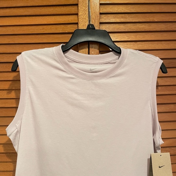 Nike One Dri-Fit Women’s Sleeveless Loose Fit Athletic Running Top Sz S NWT - Picture 2 of 6